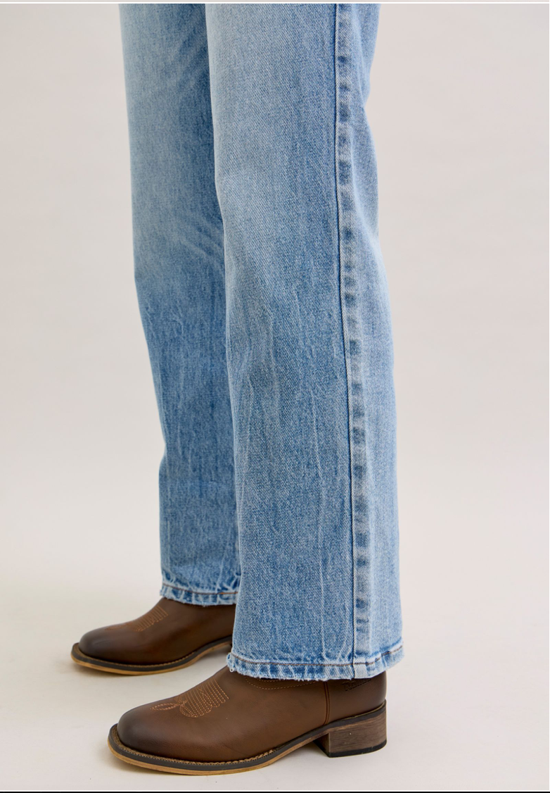 Judy Blue Rigid Magic Straight Jeans - front styled look