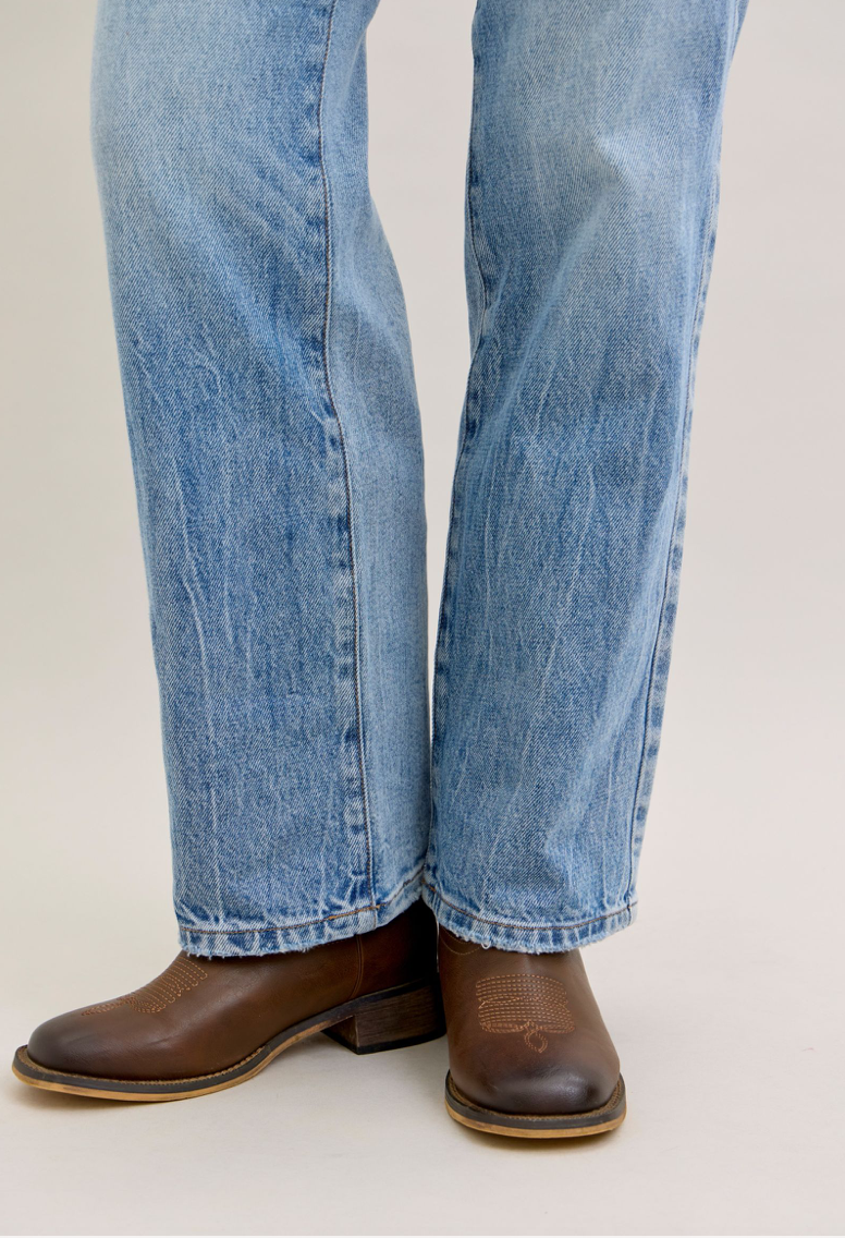 Judy Blue Rigid Magic Straight Jeans - full front on model