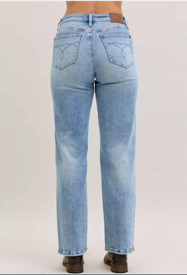 Judy Blue Rigid Magic Straight Jeans - side view on model
