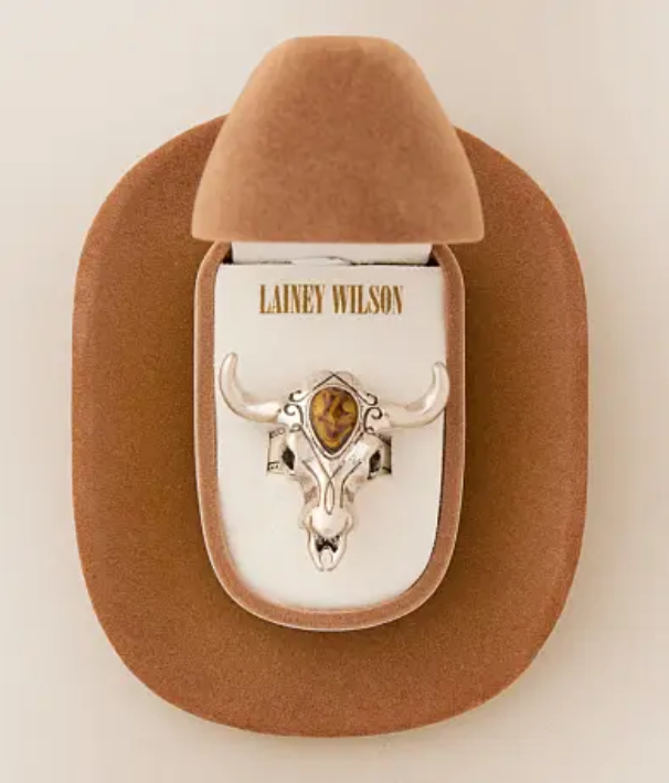 Lainey Wilson Bull Head Stretch Ring