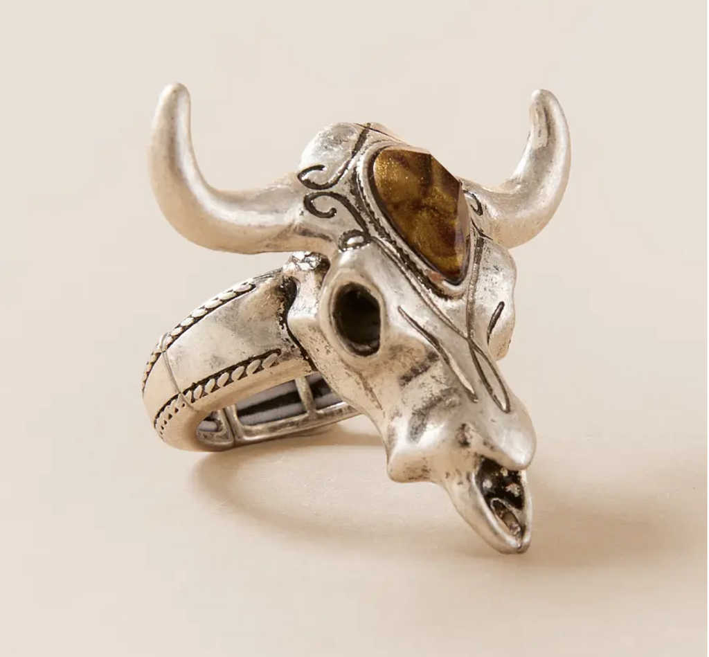 Lainey Wilson Bull Head Stretch Ring