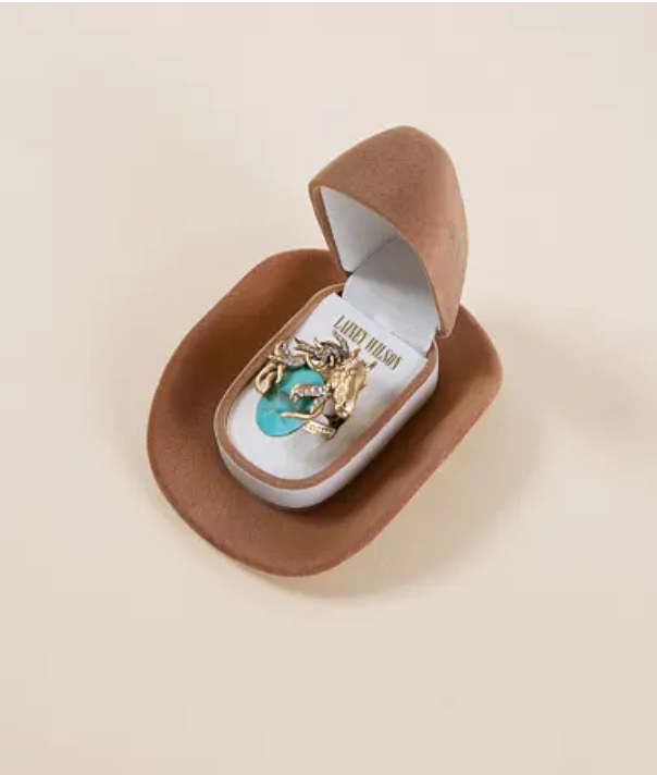 Lainey Wilson Pavé Horse Stretch Ring