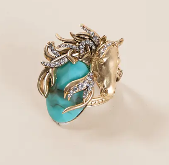 Lainey Wilson Pavé Horse Stretch Ring